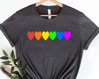 Koszulka z sercem dumy, koszulka z miłością, koszulka z miłością dumy, koszulka z tęczą, lesbijka gej, koszulka lgbtq, koszulka z motywem dumy lesbijskiej, koszulka z motywem dumy, miłość