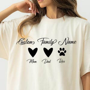 Custom Family Name T-Shirt – Personalized Matching Family Shirt with Names & Pet – Heart Icon Tee for Mom, Dad, Kids and Dog – Paw family