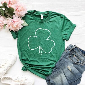 Shamrock shirt, Lucky Clover Sweatshirt, Lucky Irish Sweatshirt, St. Patrick Sweatshirts, St. Patrick Crewnecks, Gift St. Patrick&#39;s