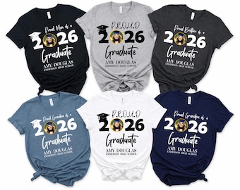Camisetas de graduación personalizadas, camiseta de graduación con foto, camisetas para mamás orgullosas de graduados de 2026, camisetas de graduación familiar de la generación de 2026