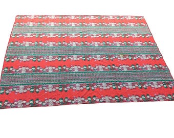 Vintage Leacock Christmas Tablecloth 63 "Wide x 81" Long Lucy Rigg Bear Prints Rectangle