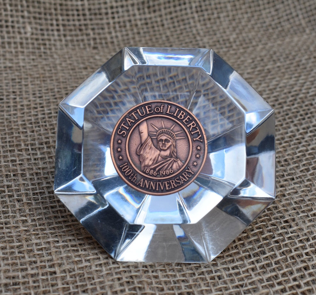 Vintage 100year Anniversary Statue of Liberty Paperweight Faceted Diamondshaped Acrylic With