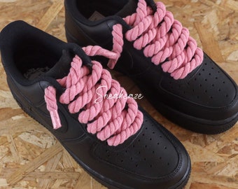 Nike Air Force 1 ブラック ピンクシューレース s-l400.jpg