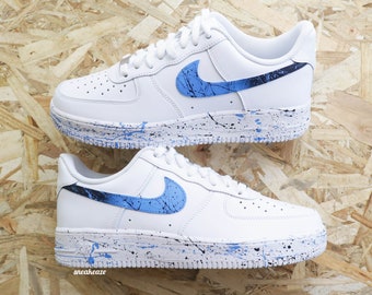 Baskets customs Air Force 1 swoosh splash bleu éclaboussure de peinture unisexe