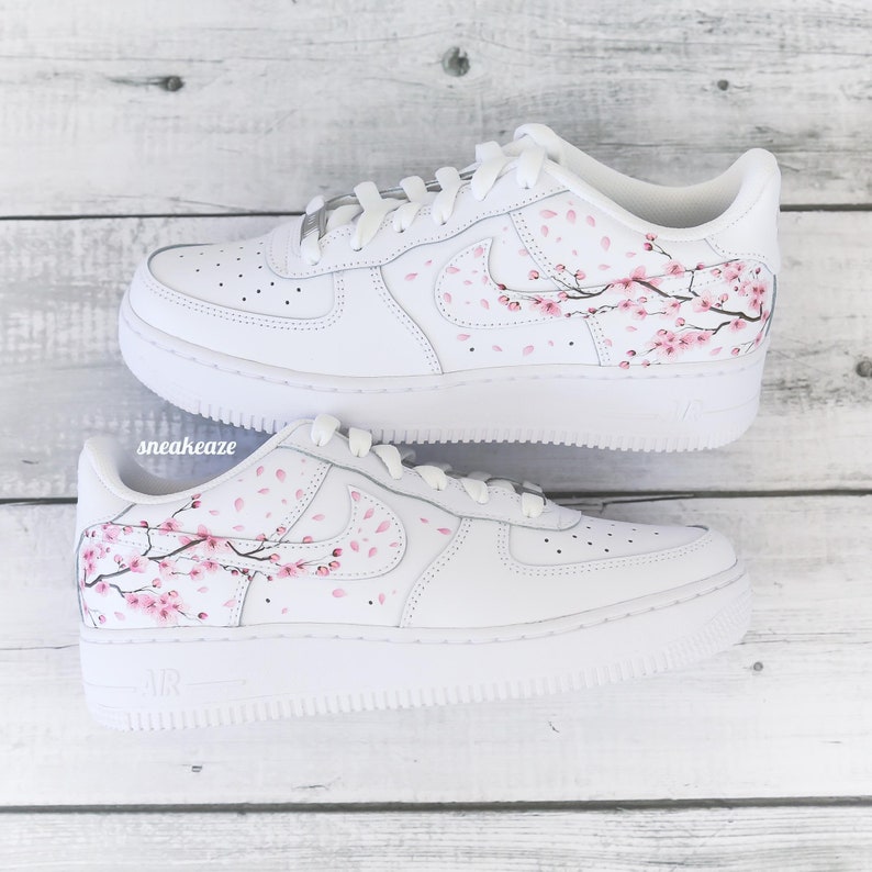 baskets personnalisées Air Force 1 Custom Sakura Cherry Blossom fleur de cerisier couleur rose unisexe image 4