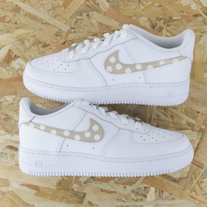 AF1 custom Air Force 1 flower daisy marguerites beige unisex sneakers