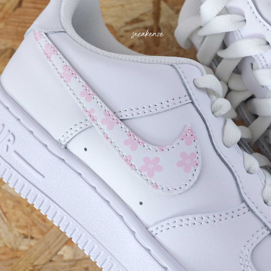 Air force 1 07 sakura hot sale