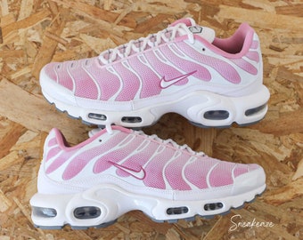 Gepersonaliseerde Air Max plus TN custom Baby Pink gradiënt unisex sneakers