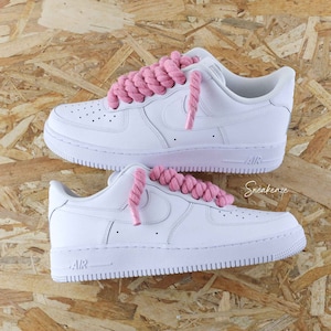 Sneaker rosa Air Force 1 con lacci in corda personalizzata