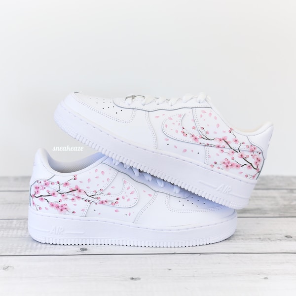 baskets personnalisées Air Force 1 Custom Sakura Cherry Blossom fleur de cerisier couleur rose unisexe