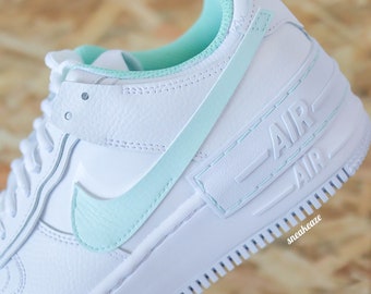 colour changing nikes