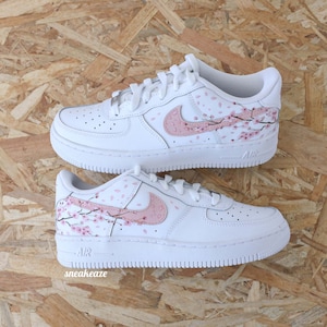 baskets Air Force 1 Custom Sakura Cherry Blossom fleur de cerisier bleu pastel unisexe Rose