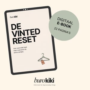 Op de afbeelding: Een digitaal e-book getiteld DE VINTED RESET van burokiki op een tabletscherm. De cover toont een icoon van een kledinghanger met een hartvormig label. Een saliegroene cirkelvormige badge geeft aan dat het 22 pagina's bevat.