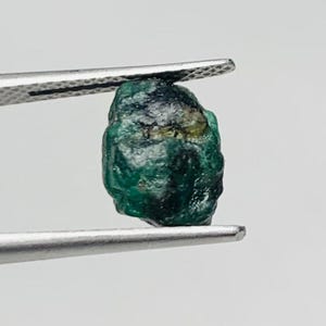 原石エメラルド（0.25インチ - 3.5インチ）本物のエメラルド