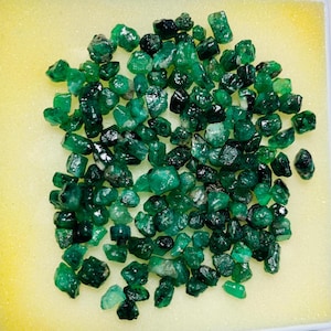 Natural Raw Emerald Stone - Genuine Emerald Crystal Rough Stone - Emerald Crystal Stone Rock for Tumbling,