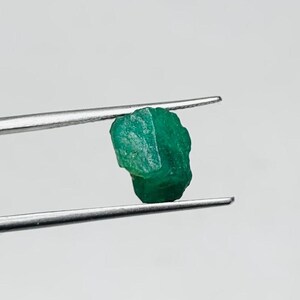 Natural 3.60 cts Zambian Emerald Rough Gemstone Cut Grade 9x7x6 mm High Quality Emerald Rough Gemstone