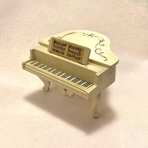 Vintage Lundby wooden white grand piano 1970&#39;s 1/16th scale