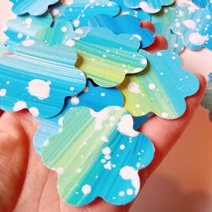 Fleurs en papier pour scrapbooking.  Lot de 34. Fleurs fabriquées à la main et peintes à la main pour l'artisanat, les décorations, la fabrication de cartes, etc.