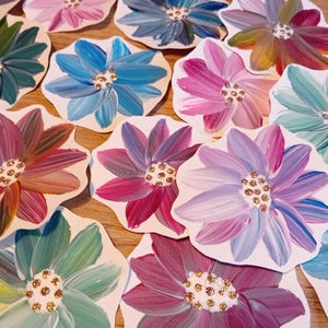 Fleurs en papier pour scrapbooking.  Lot de 20. Fleurs peintes à la main pour le scrapbooking, la décoration, la fabrication de cartes, etc.