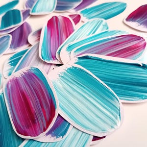 Pétalas de flores, pinceladas para scrapbooking. Feito à mão, pintado à mão para artesanato em papel, arte, decorações, cartões, giftrapping etc.