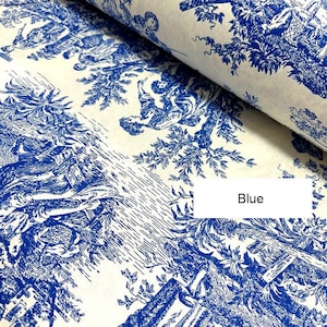Puede incluir: Tela de toile azul y blanca con un patr&oacute;n repetido de &aacute;rboles, flores y figuras. La tela est&aacute; doblada por la mitad y la palabra "Azul" est&aacute; escrita en una etiqueta blanca.