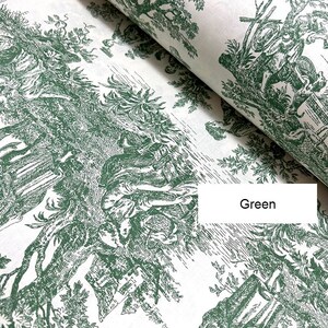 Puede incluir: Tela de Toile de Jouy verde con un patr&oacute;n repetido de &aacute;rboles, flores y figuras. La tela tiene un fondo blanco y el patr&oacute;n est&aacute; en tonos verdes.