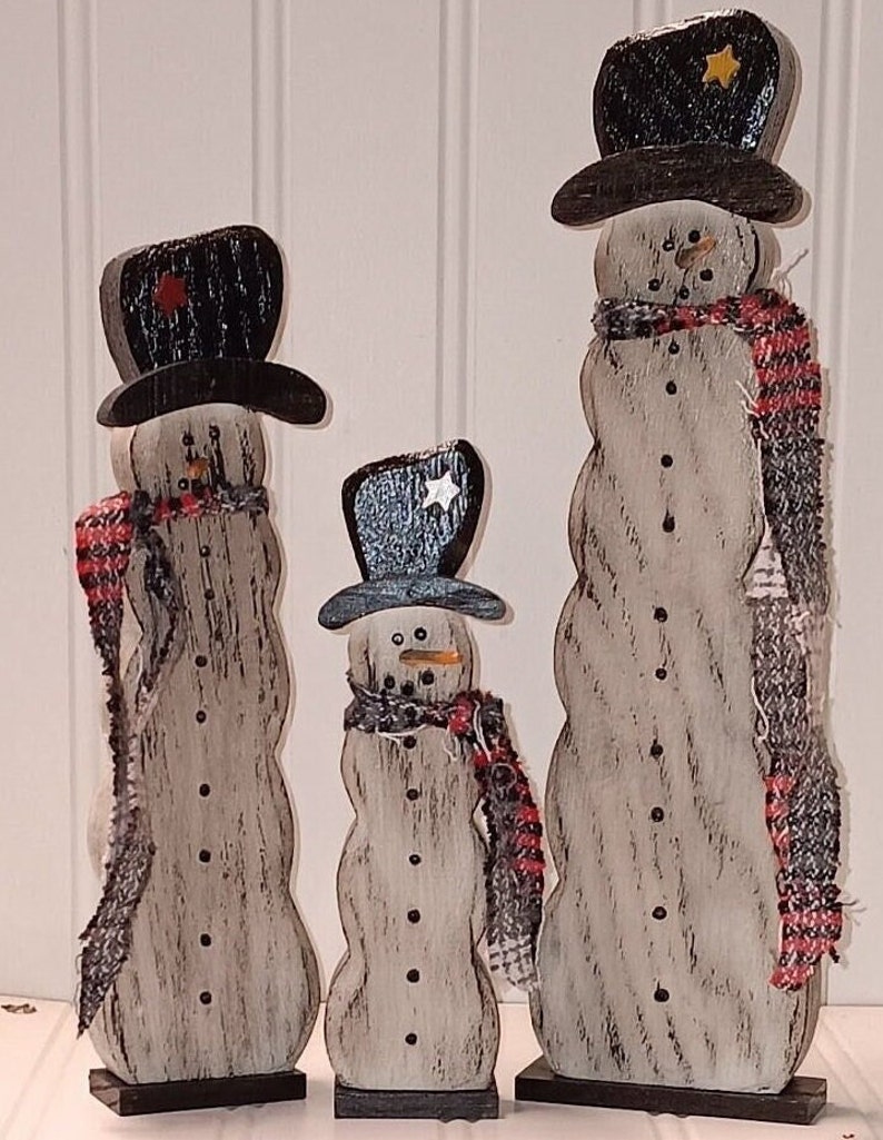 Snowmen, Snowman Trio, Wood Snowman Trio, Primitive Snowman, Distressed Snowmen, FREE PRIORITY SHIPPING zdjęcie 2