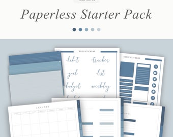 Könnte beinhalten: Ein digitales Planer-Starter-Paket mit blau-weißem Farbschema. Das Paket enthält einen Monatskalender, einen Wochenplaner, Notizseiten und eine Vielzahl von Aufklebern für die Gewohnheitsverfolgung, die Zielsetzung und vieles mehr. Der Text "YUKI NOTES" und "Paperless Starter Pack" befindet sich oben im Bild.