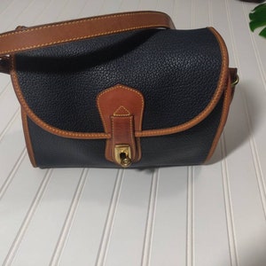 Vintage Dooney and Bourke all weather crossbody bag with charms -crossbody bag - leather crossbody hand bag -retro dooney and Burke bags