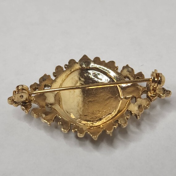 Vtg  goldtone  broch  unsigned - image 4