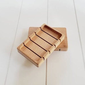 Z&Co. Cedar Wood Block Soap Holder – Hampton Court Essential