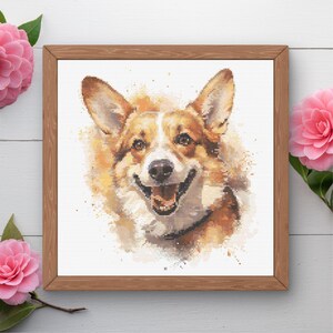 Könnte beinhalten: Ein quadratisch gerahmtes Kreuzstichbild mit einem detaillierten Porträt eines Corgi-Hundes. Der Hund hat beiges und weißes Fell, spitze Ohren und einen offenen Mund. Das Kunstwerk ist in einem aquarellartigen Stil gestaltet.