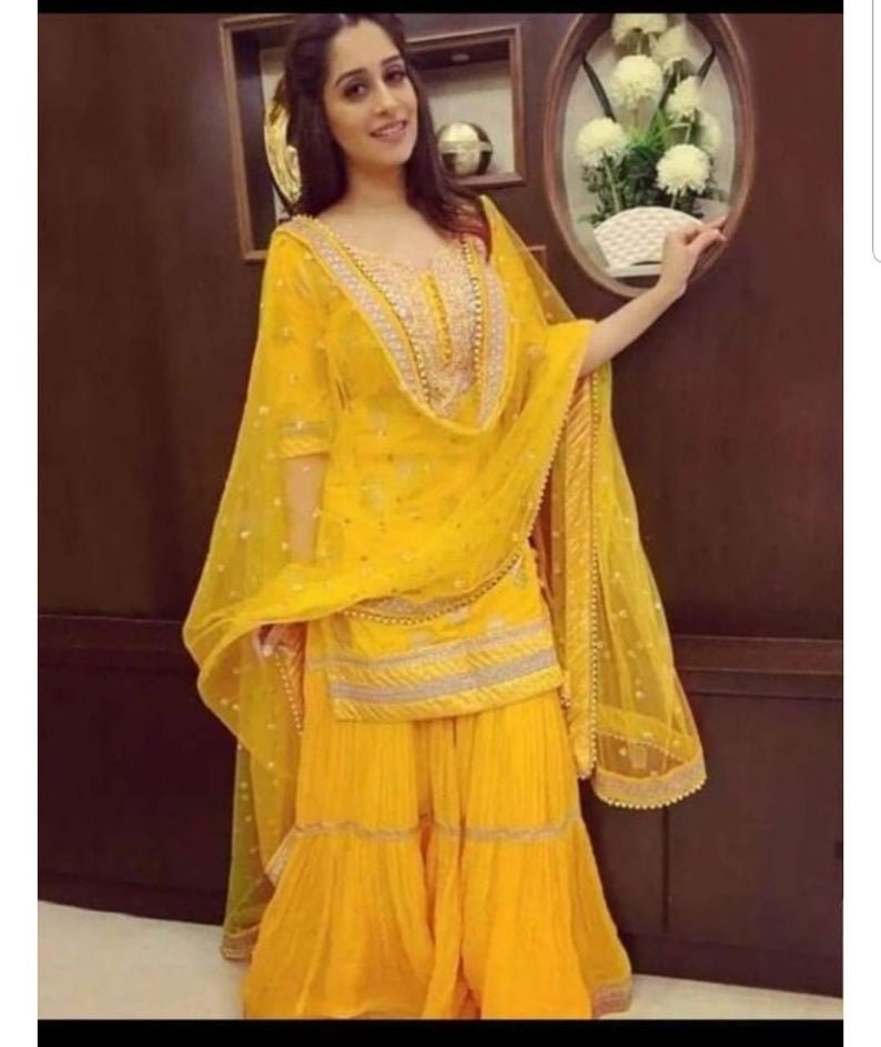 Discover 129+ yellow colour dress for haldi super hot