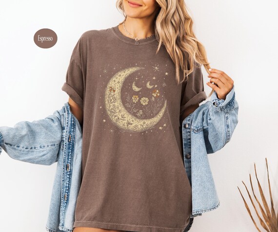 Floral Moon T-Shirt | Vintage Style Tee for Nature Lovers | Soft Cotton Graphic Top | Unique Gift for Her & Him