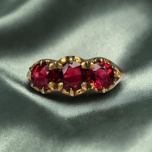 Antique 14K Gold Ruby Ring Sz 7.5 Victorian Claw Prong Three Stone Ring Past Present Future Ring 1.5g July Birthstone Vintage Fine Jewelry