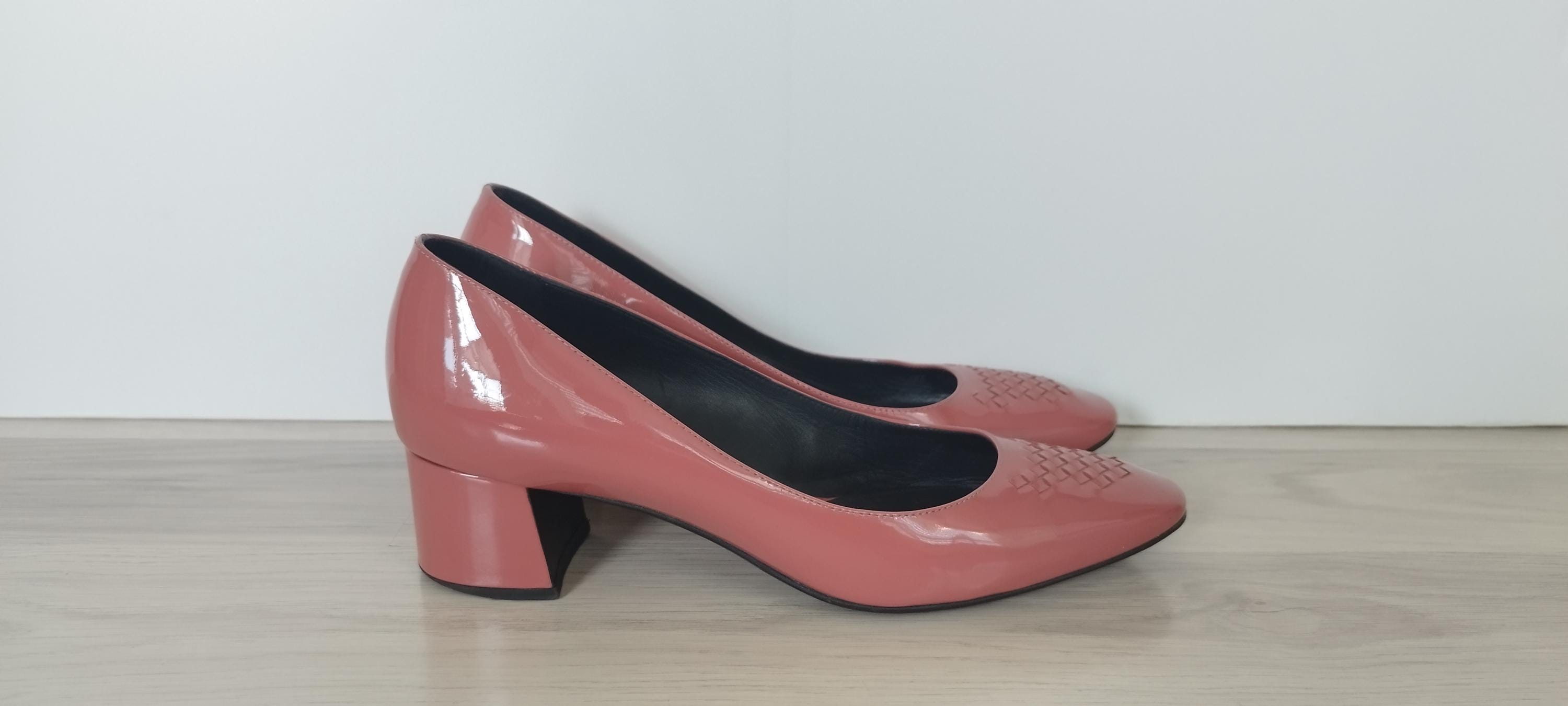 BOTTEGA VENETA 【新品】ダスティーローズ パテントレザーパンプス