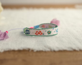 Silk embroidery bracelet,Silk bracelet,Embroidery Bracelet,Textile Bracelet