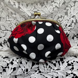 Schminktasche mit Kiss Lock Frame