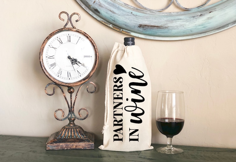 Wine carrier Personalized Gifts Hostess Gifts Housewarming gift Canvas Wine bags Favor Bags Thank you gift Wine lovers gift