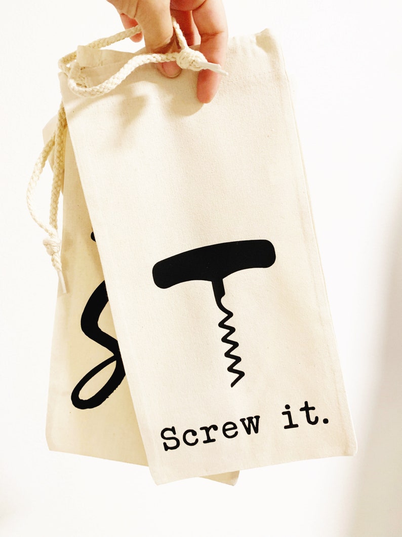 Wine carrier Canvas Wine bags Wine lovers gift Thank you gift Favor Bags Housewarming gift Hostess Gifts Personalized Gifts
