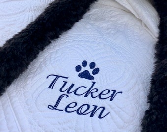 Pet Blanket- Personalized pet Blanket - Puppy Blanket - Pet Quilt -Personalized Dog quilt - Puppy blanket - New Puppy Blanket- Paw Print