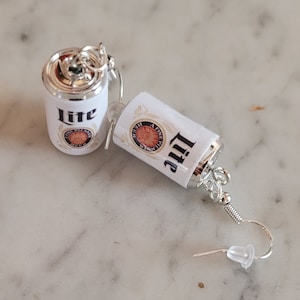 Orecchini a forma di lattina di birra leggera