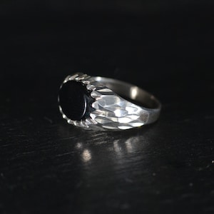 Vintage Silver And Onyx Signet Ring (SOR05)