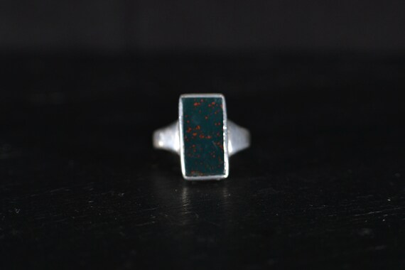 1933 Silver Art Deco Bloodstone Signet Ring (S107)