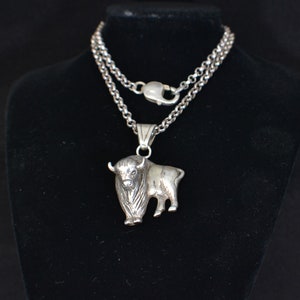 Vintage Sterling Silver Buffalo Pendant Necklace (N46)