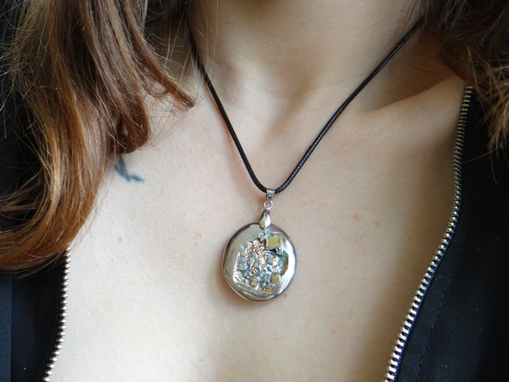 Bismuth pendant outlet