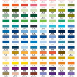 Puede incluir: Una carta de colores de hilo Floriani completa que presenta una cuadr&iacute;cula de numerosos cuadrados peque&ntilde;os de colores, cada uno etiquetado con un n&uacute;mero PF y un nombre de color espec&iacute;fico. La tabla muestra un amplio espectro de tonos que incluyen rojos, rosas, naranjas, verdes, azules, morados, marrones y grises, organizados en filas y columnas para la selecci&oacute;n de hilos de bordar.