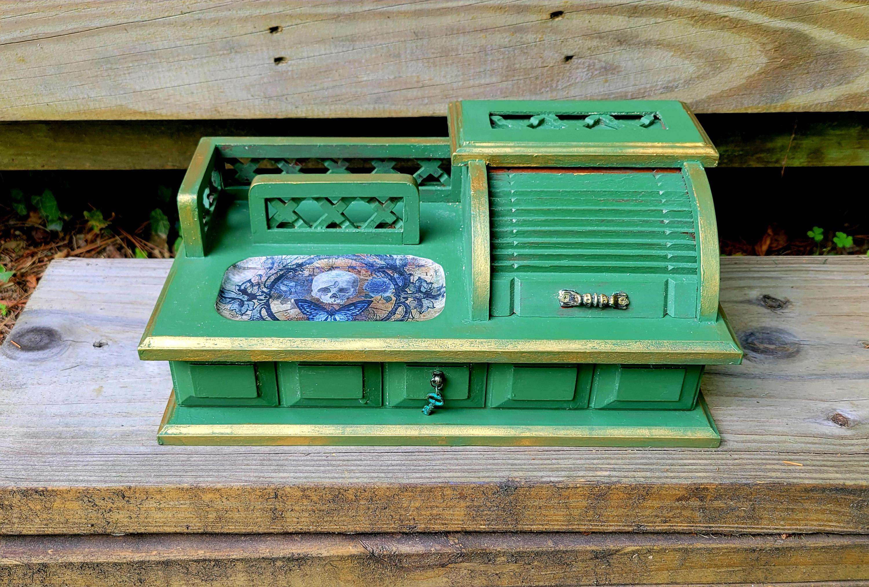 Green Gothic, Jewelry Box