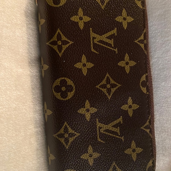 louis Vuitton credit card case