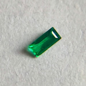 Lot 173. Natural Emerald baguette. 1.30*2.80 mm 1 piece.